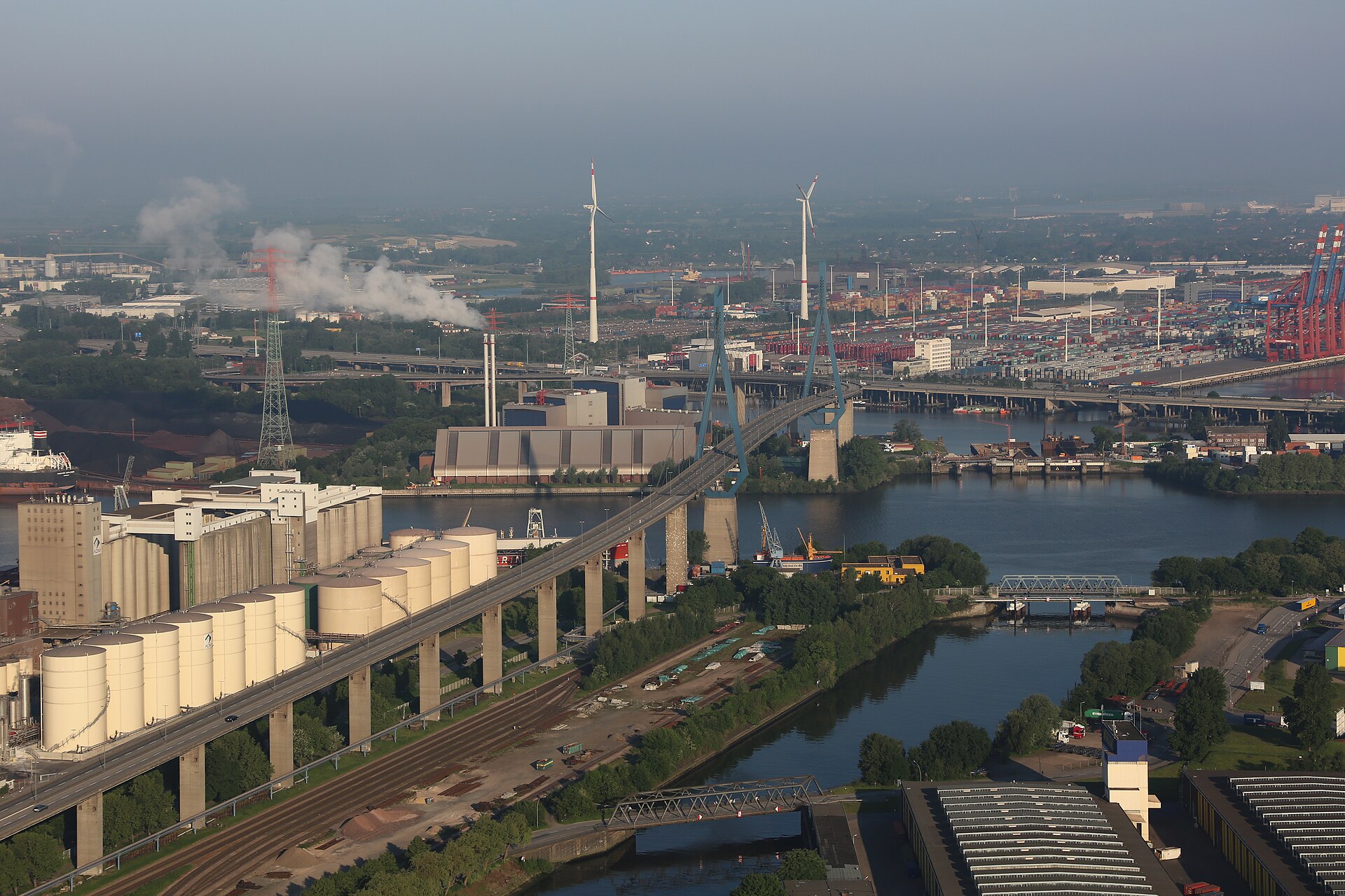 Wie hoch ist die Köhlbrandbrücke? Alle Maße